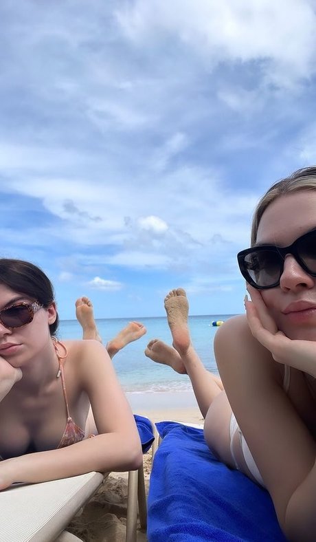 TheSupremeSisters étoile de l'art galeries