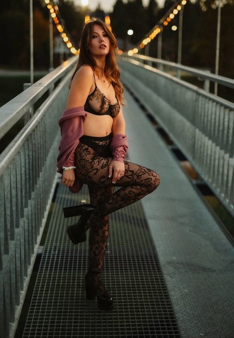 Cynthiabrunette96 pornstar high quality picture