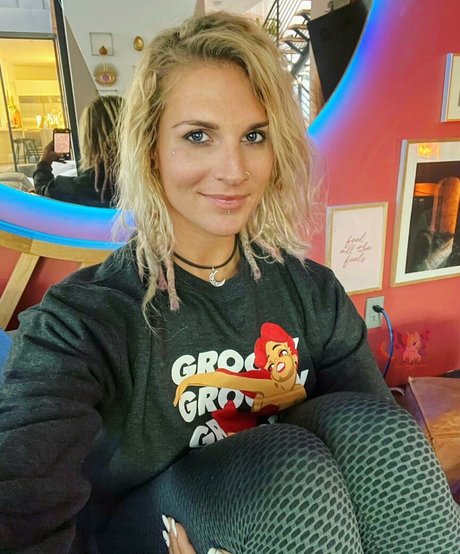 Hottrayne buena estrella porno galerías