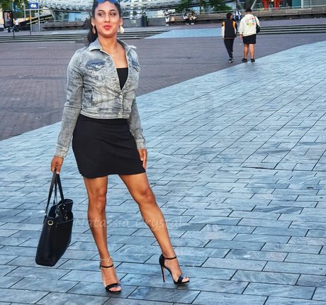 Natassia Crystal xxx étoile archive