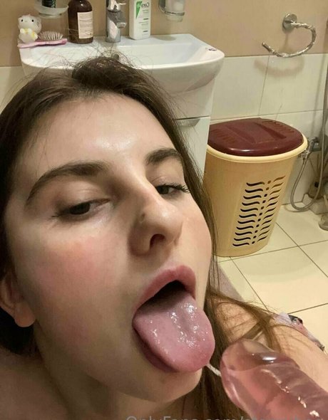 baby cherrry modèle érotique photo