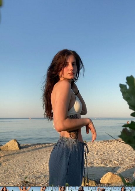 baby cherrry modelo desnuda imágenes