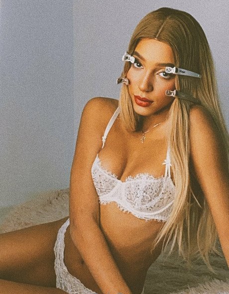 Alisha Kone estrella del arte recopilación