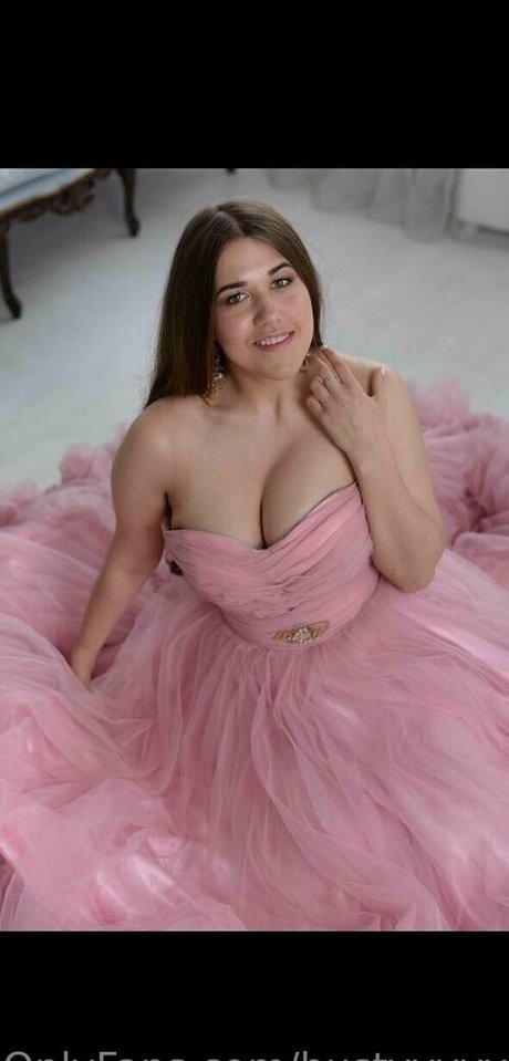 bustyyyyy star du porno xxx galeries