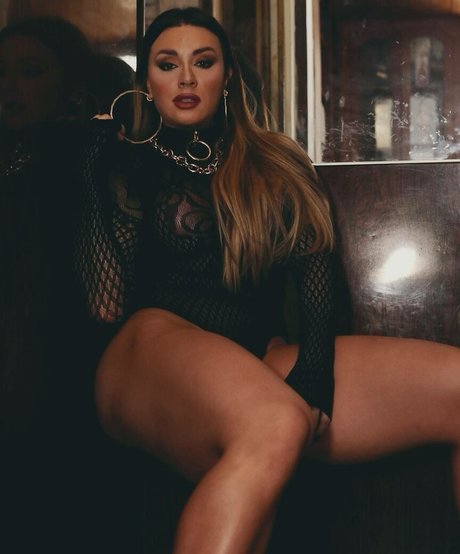 Juliana Salimeni modelo atractivo imagen