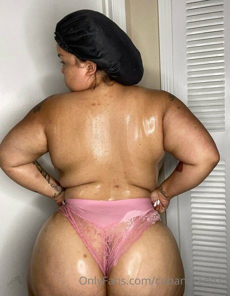 cubanaredd21 model pic