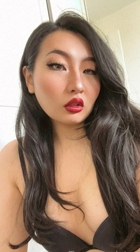 tomokorenfree hot model picture