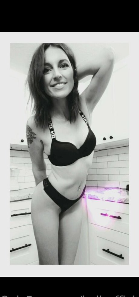 hailsofficially estrella porno exclusiva imagen