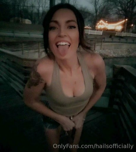 hailsofficially estrella adulta imágenes