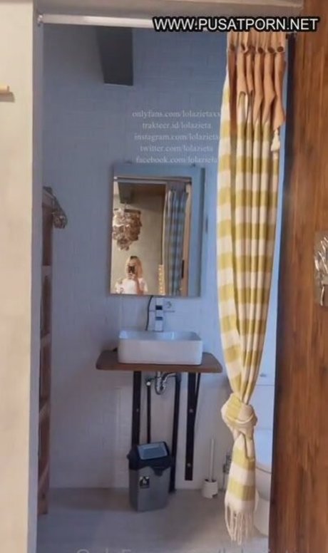 Lolazietaxx libre de estrellas archivo