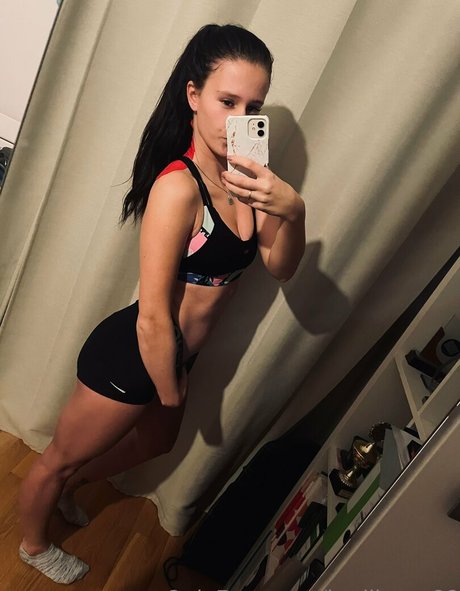 badlizzyy66 modèle érotique collection