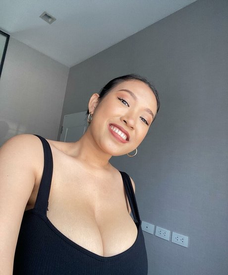 Aoy Chitchanok actriz desnuda imagen