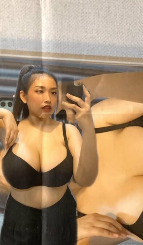 Aoy Chitchanok actriz de desnudos fotos