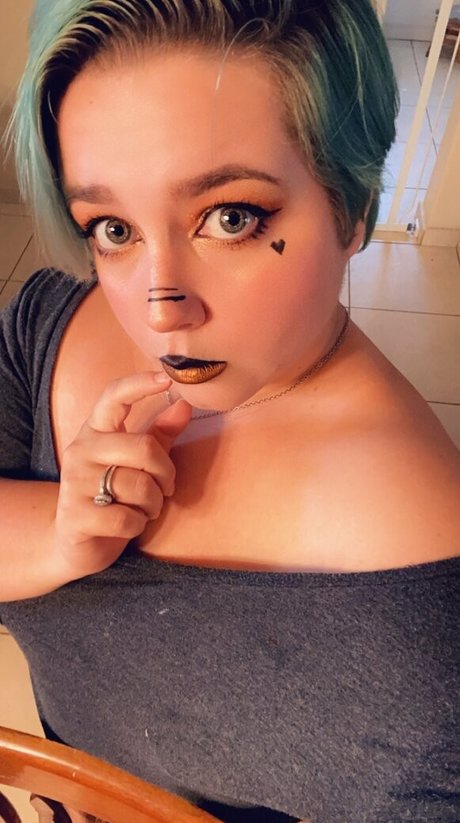 unsupervised housewife modelo desnudo galería