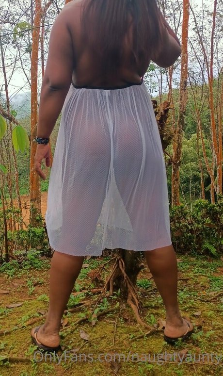 naughtyaunty bonita estrella porno fotos