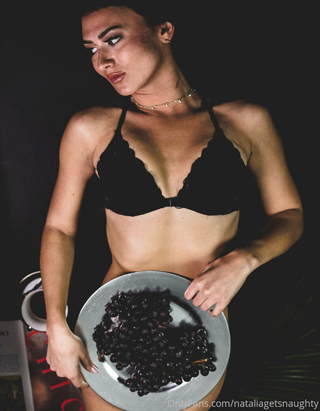 nataliagetsnaughty haut modèle images