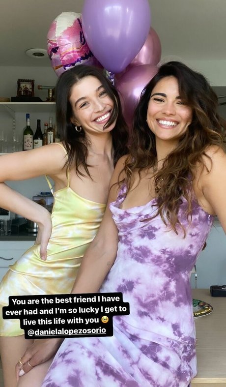 Kyra Santoro arte estelar galerías