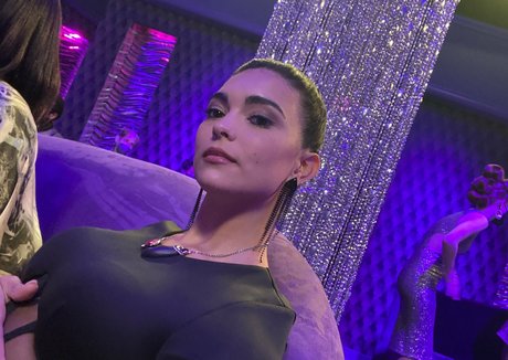 Kyra Santoro actriz de desnudos archivo