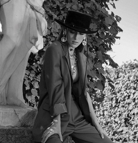 radmilasad modèle joli galeries