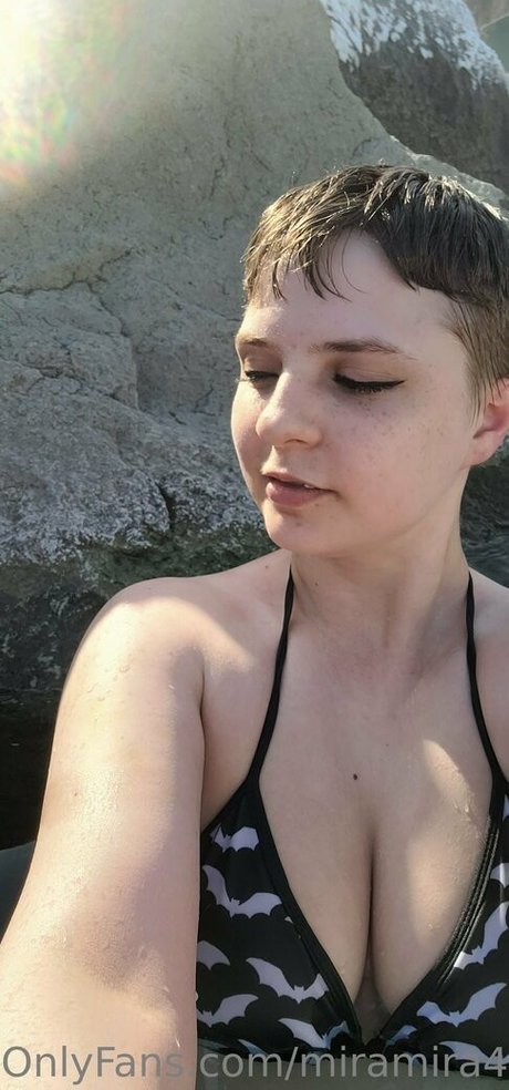 miramira420 modèle érotique photo