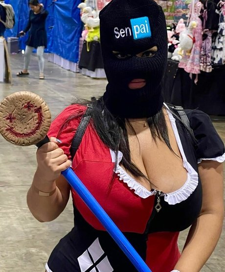 Jaki Oppai modelo atractivo imágenes