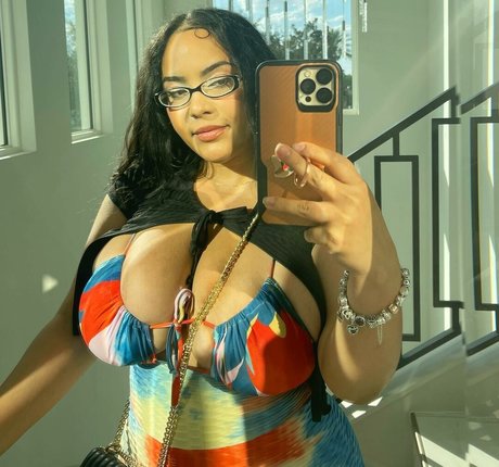 Jaki Oppai art modèle photos