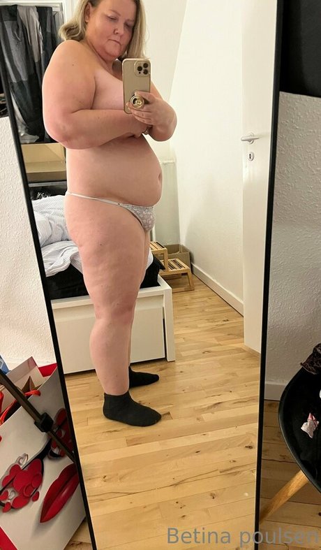 betina poulsen étoile érotique archive