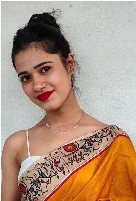 Sakshi Patil estrella porno atractiva galería