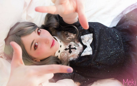 x meki modèle chaud photos