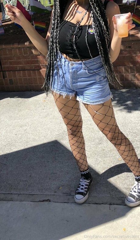 secretivesaint modèle sympa photo