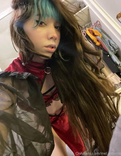 melyasminn modelo desnudo galería