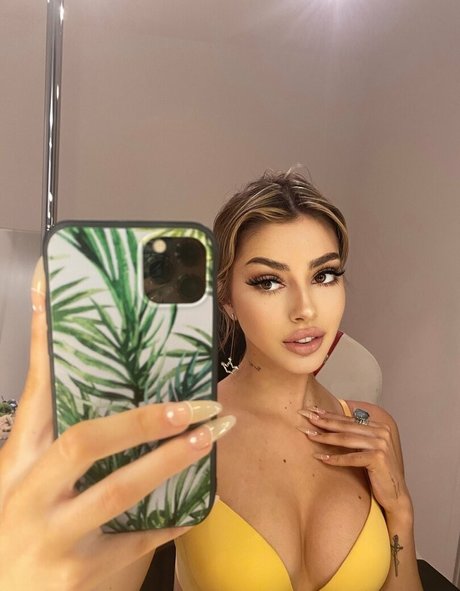 epixemily estrella desnuda foto