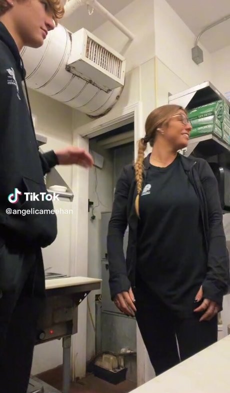 Angelica Meehan actriz libre galerías