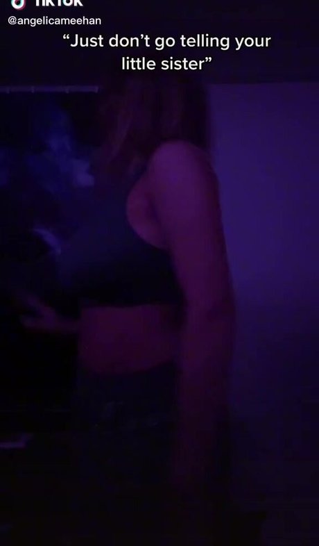 Angelica Meehan estrella del arte foto