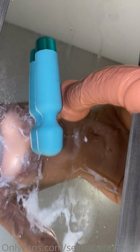 selinabentz4free actriz desnuda galería