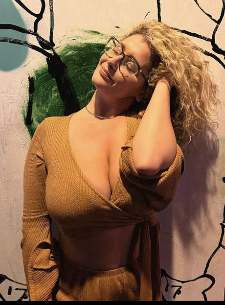 Francesca W actriz erótica galería