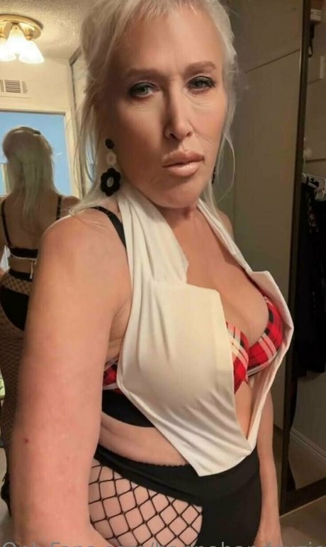 suzieandhannahfree modelo desnuda imágenes