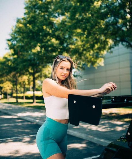 Sarah Senecal étoile xxx archive