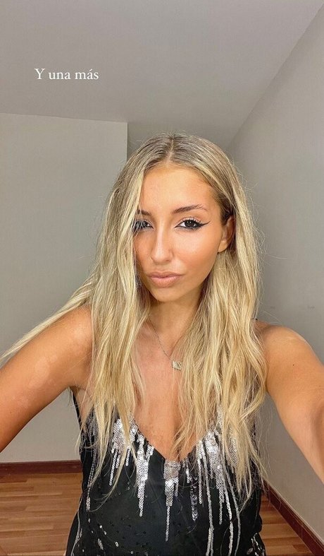 BustyAna star du porno belle images