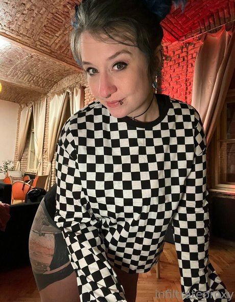 infiltrateproxy modèle sexy images