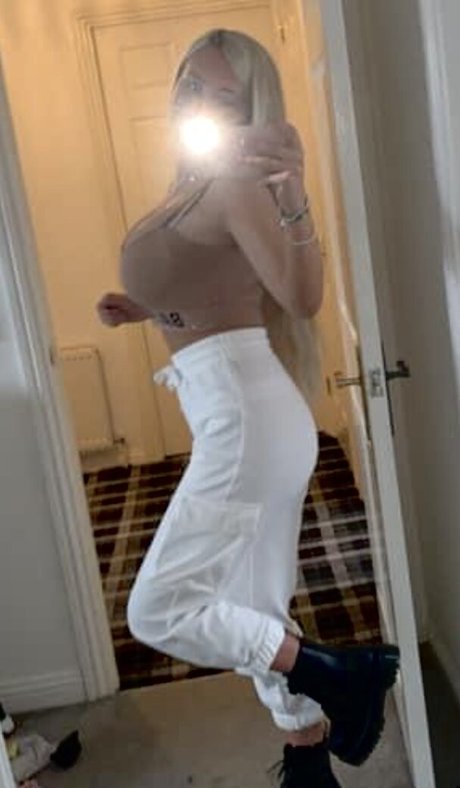 Shauni Scanlan sexy model photos