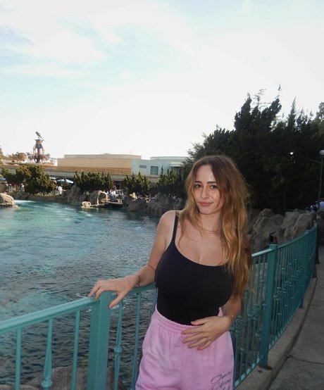 Charlotte Bregman actriz de alta definición recopilación