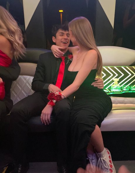 Charlotte Bregman meilleure étoile photos