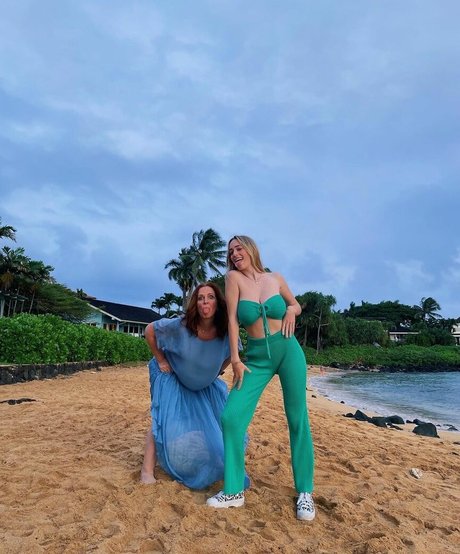 Charlotte Bregman actriz atractiva imagen