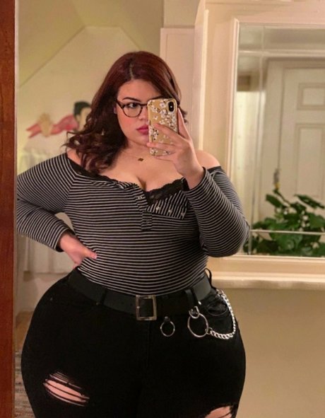 SoftestPear adult actress picture