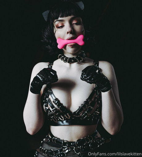 Lilslvkitten model hd photos
