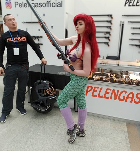 Oleviia cyber estrella porno atractiva galerías