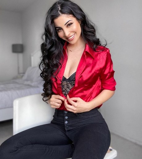 Elwa Saleh star du porno xxx image