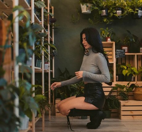 Elwa Saleh modelo gratis foto