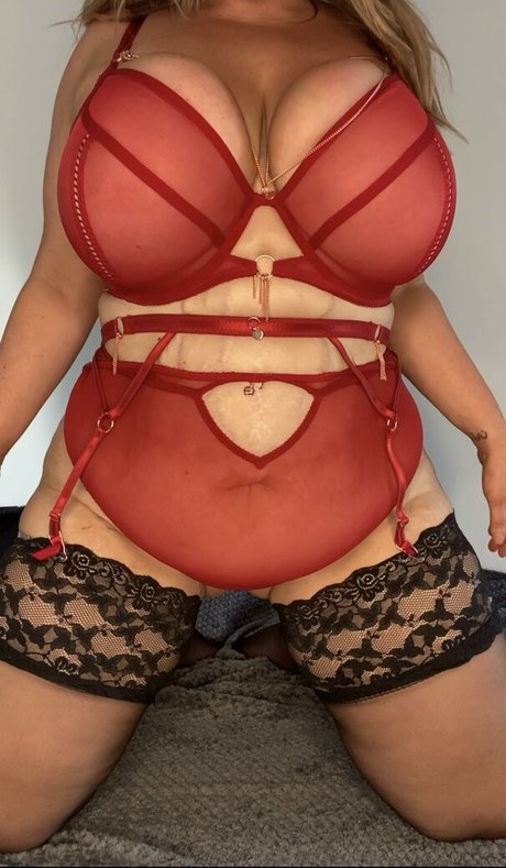 bustyholly estrella exclusiva imagen